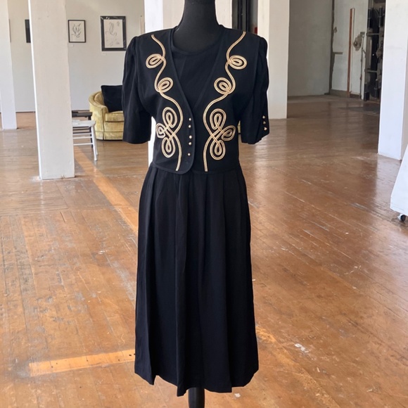 JBS vintage, black, and gold medal length dress - Picture 9 of 10